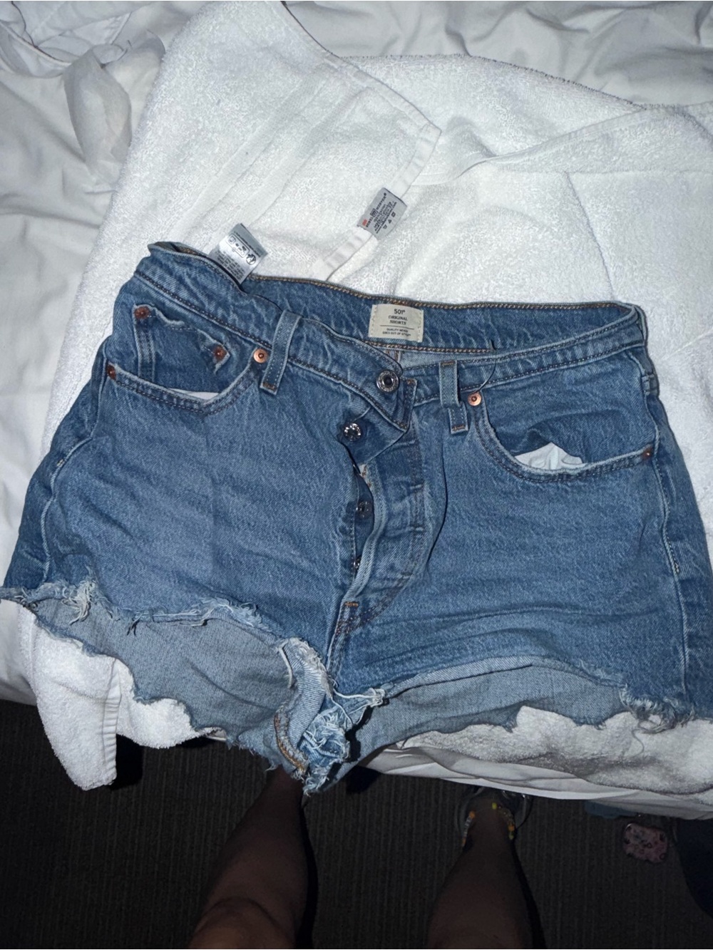 Levi’s High-Rise Distressed Denim Shorts - Blue